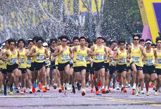 一场马拉松，邂逅“大江大湖大武汉”