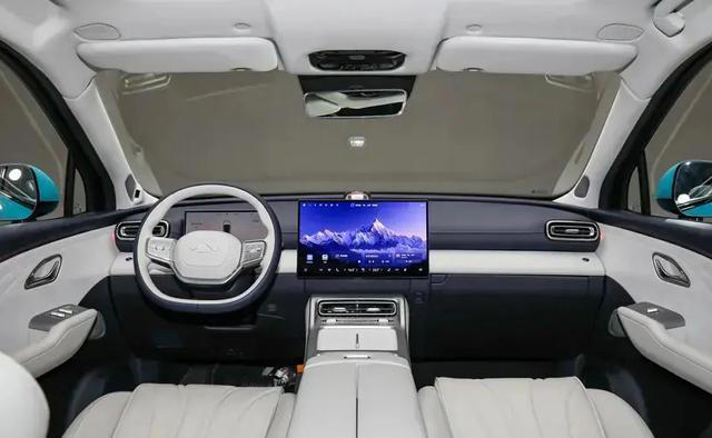风云T9L续航2000km，媲美保时捷卡宴，后排竟还有17.3寸娱乐屏