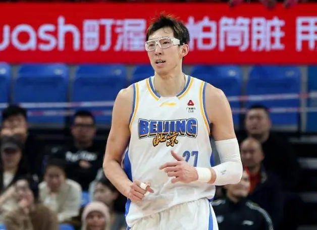 太离谱!周琦8罚0中+连续罚丢12球