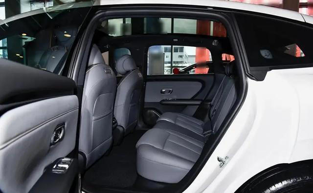 13万级配激光雷达，长安启源A06智驾越级了