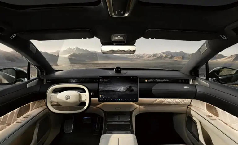 又一国产行政级豪车，900V快充平台、81.8万起，限量199台