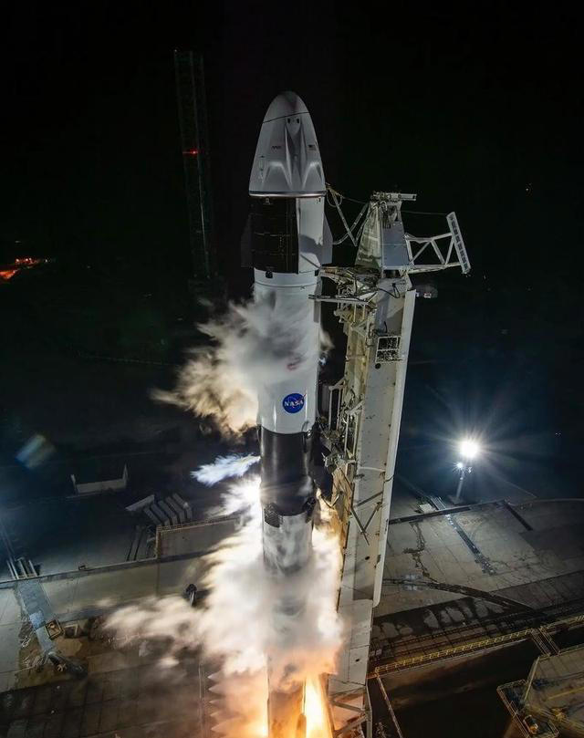 28名航天员转入地下，美国NASA慌了？中方交底：月球驿站已锁死