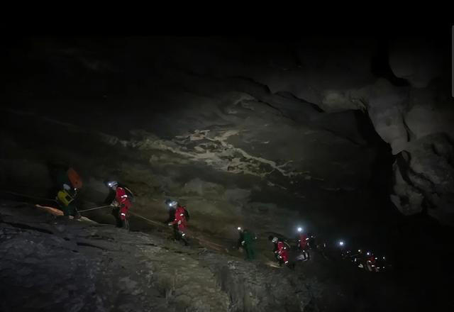 28名航天员转入地下，美国NASA慌了？中方交底：月球驿站已锁死