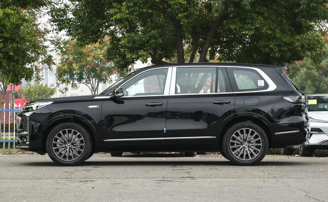 不到20万的新能源中大型SUV，银河M9和钛7谁更值？该怎么选？