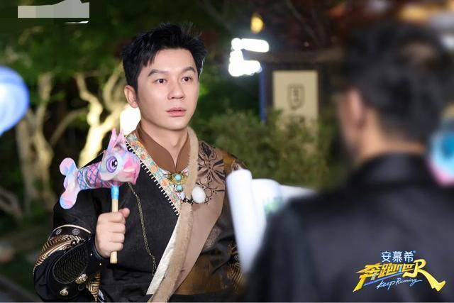 李晨46岁还赖在跑男不走，不是他不想走，是走了就真没地方去了。