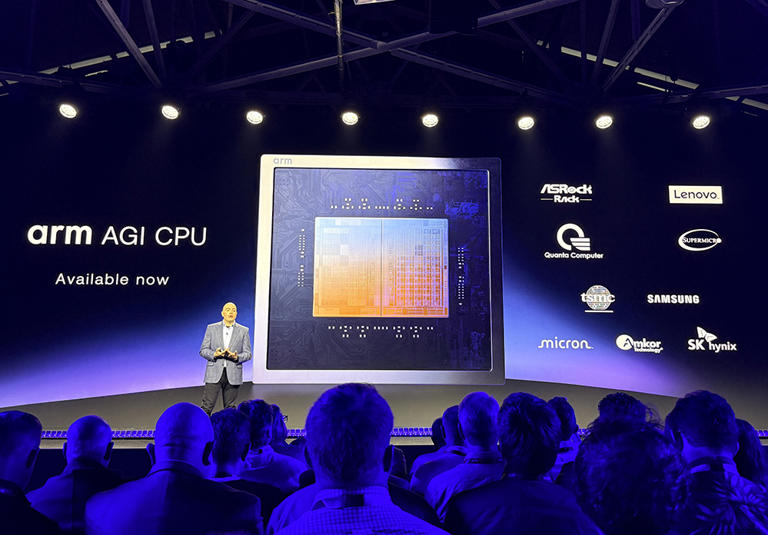 起猛了! Arm推出首个自研CPU，黄仁勋贴大脸发言