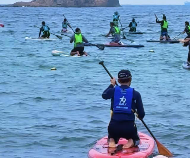 田朴珺独自现身参加活动，一身高定气场十足，被吐槽医美痕迹重