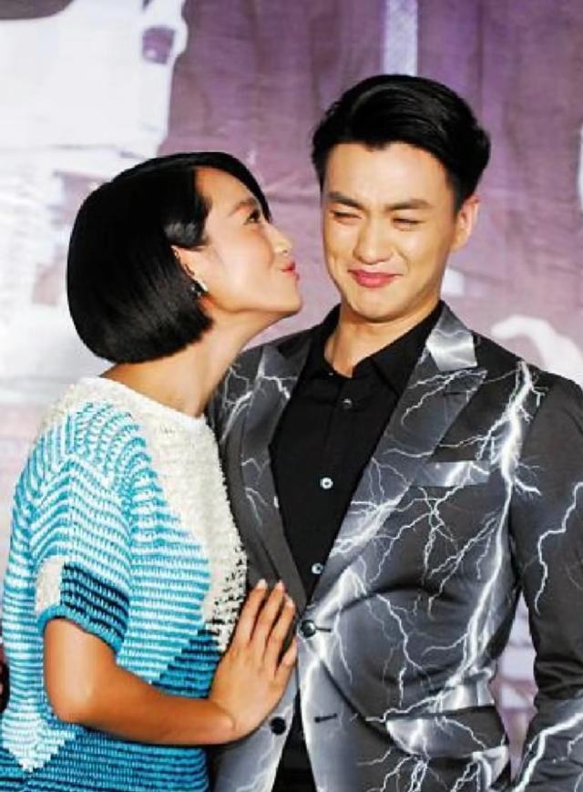 朱丹老公周一围请老外朋友吃饭，瞪眼拍照似大男孩称搞钱要紧