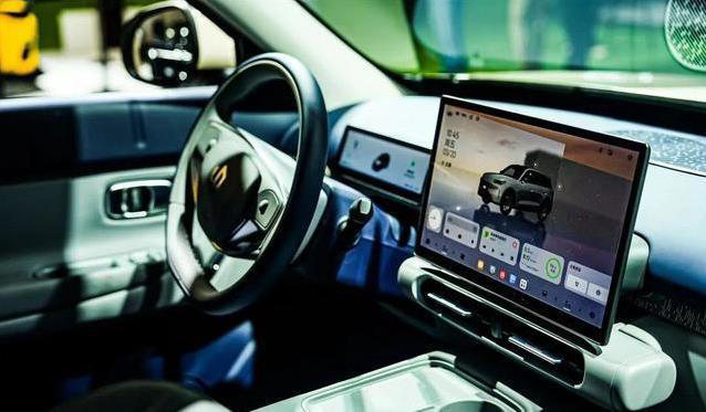 10万纯电SUV装上激光雷达和200TOPS芯片，零跑A10开起来真香吗