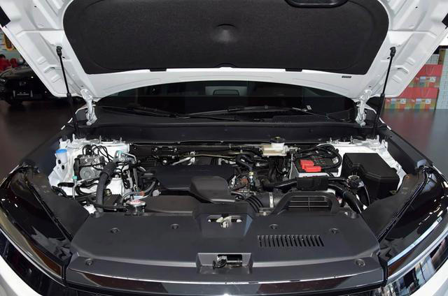 18万变13万！本田皓影自断后路，第四代混动+8155芯片，没对手