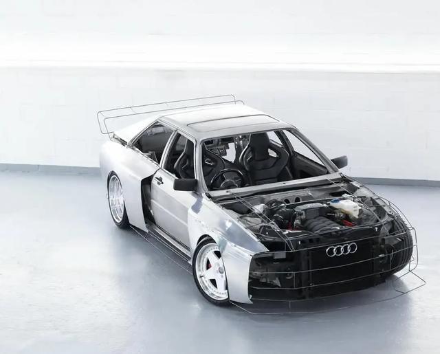 这台奥迪Quattro经典改装车，里面装着一台RS4的V8发动机