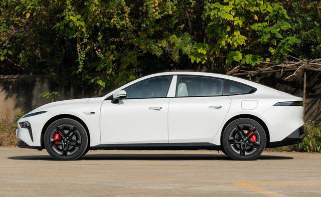 标配激光雷达，搭载赛道底盘，15万级轿跑市场迎来新选择