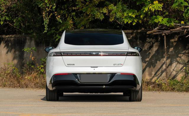 标配激光雷达，搭载赛道底盘，15万级轿跑市场迎来新选择