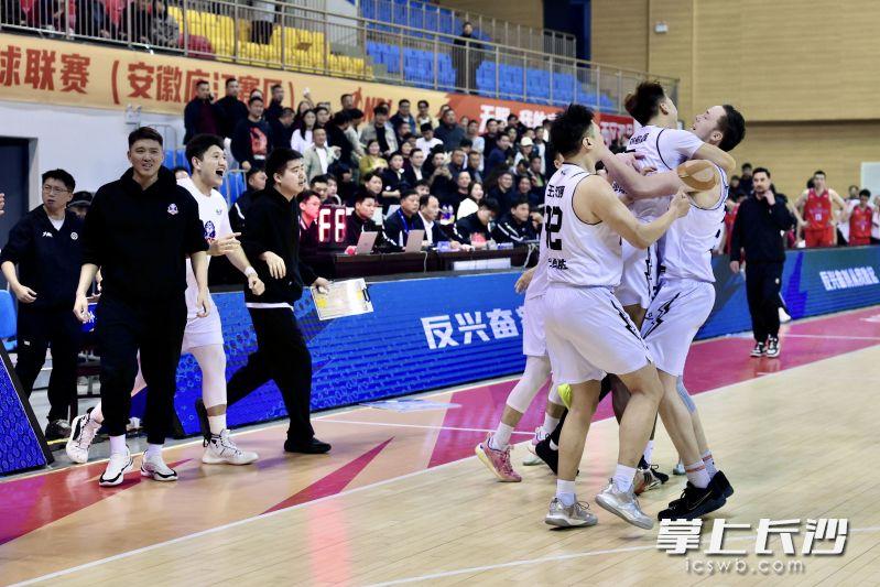 末节完成15分大逆转，长沙勇胜客场力克合肥狂风抢得晋级先机