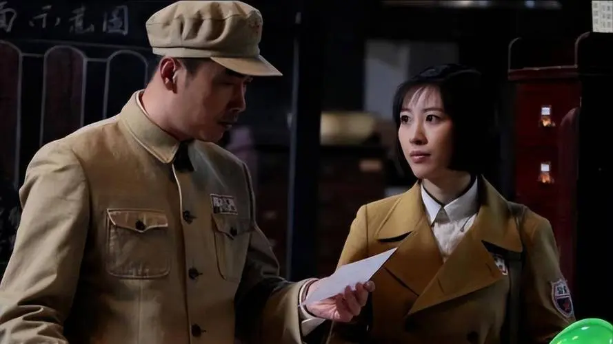 两部谍战剧凭啥封神？一部让张若昀大火，一部两大戏骨飙戏成经典