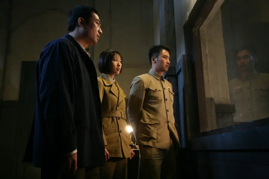 两部谍战剧凭啥封神？一部让张若昀大火，一部两大戏骨飙戏成经典