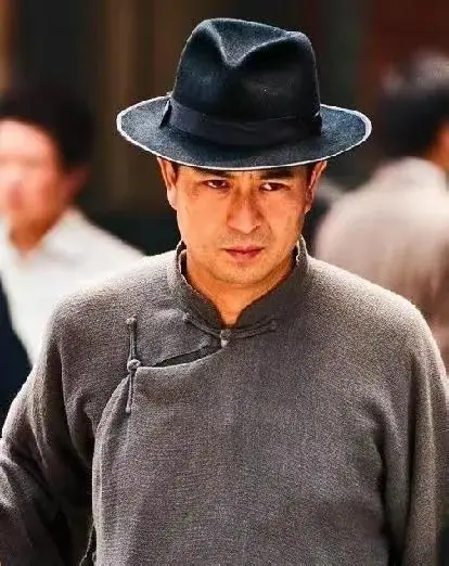 两部谍战剧凭啥封神？一部让张若昀大火，一部两大戏骨飙戏成经典