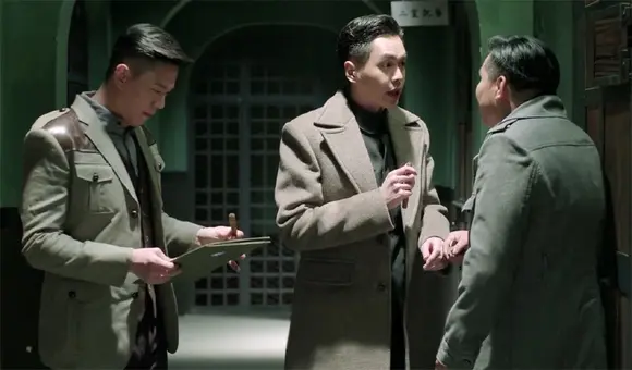 两部谍战剧凭啥封神？一部让张若昀大火，一部两大戏骨飙戏成经典