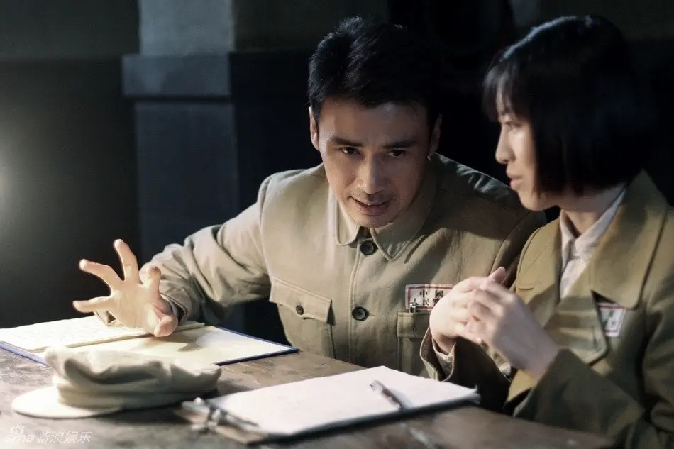 两部谍战剧凭啥封神？一部让张若昀大火，一部两大戏骨飙戏成经典