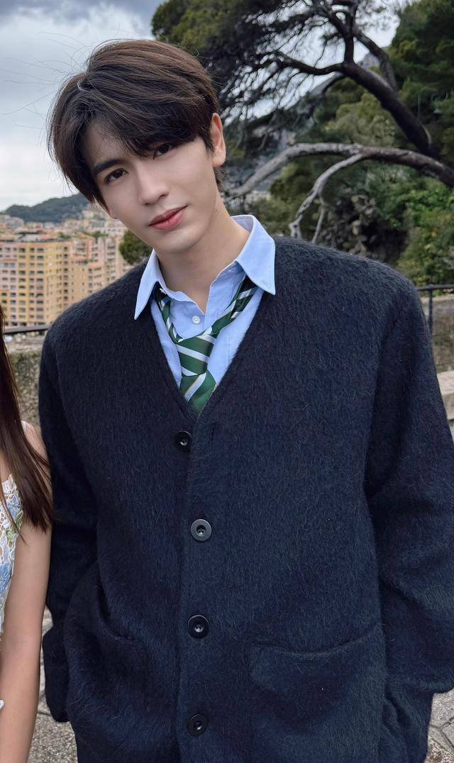 内娱双“张家玮”撞名名场面，张凌赫删帖破防太真实