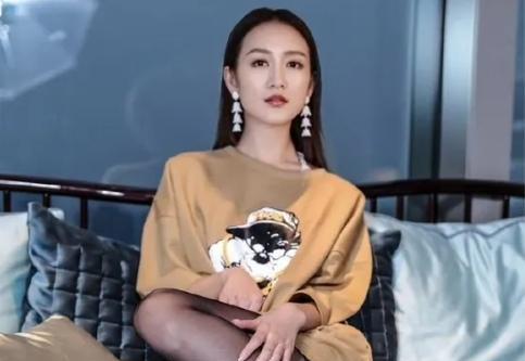 44岁王鸥官宣单身！德云社绯闻尘埃落定，活得清醒最自在