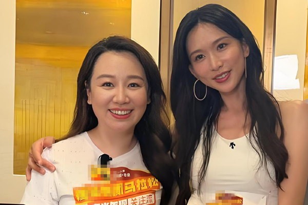关凌提自己当年婚纱照撞脸林志玲，自嘲30斤体重差太可爱!