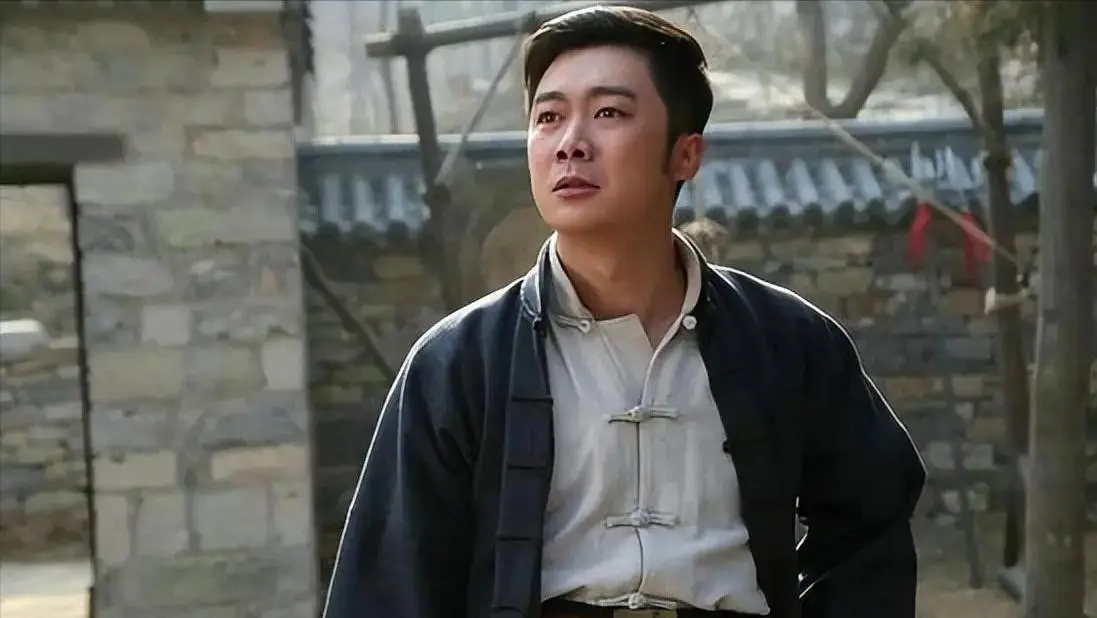 “戏混子”又来霍霍央视剧？挤眉弄眼、老气横秋，难怪观众不买账