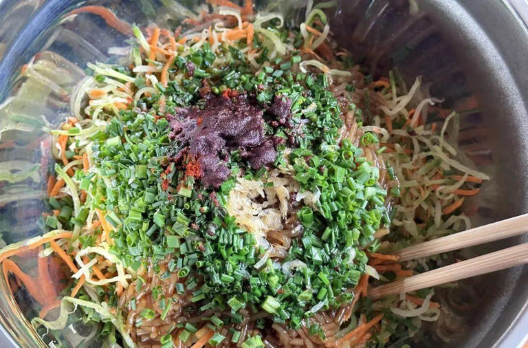 萝卜最好吃的做法！比饺子简单，比包子好吃！皮薄馅大一个就管饱