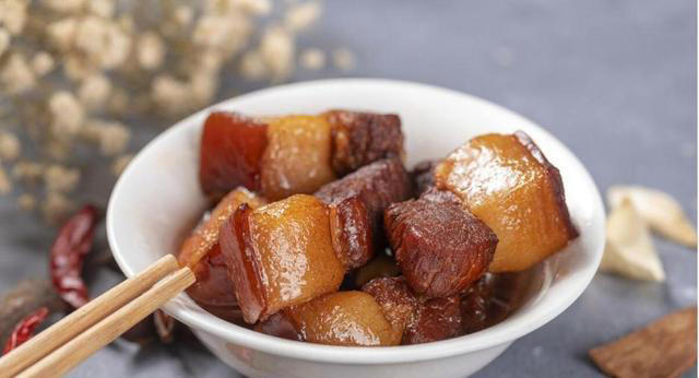 血栓是“吃”出来的？医生：不想患上脑血栓，这几种饮食最好少碰