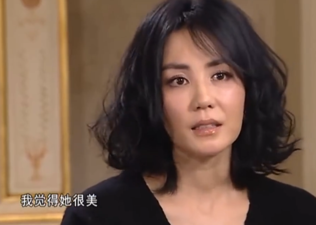 18岁李嫣分享兔唇手术照，治好后美得差点认不出！和继母同框五官好精致