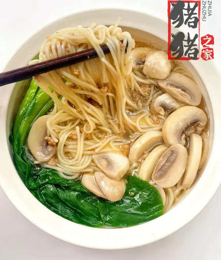 早餐来一碗热腾腾的面条，开始元气满满的一天