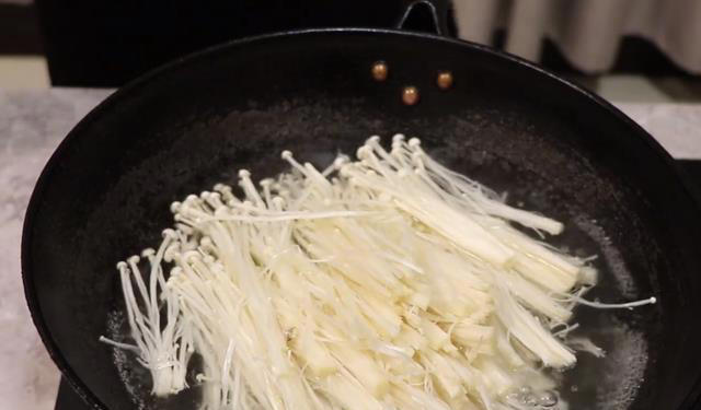 大量上市！钾是香蕉18倍，建议中老年多吃这3样，手脚利索精神足