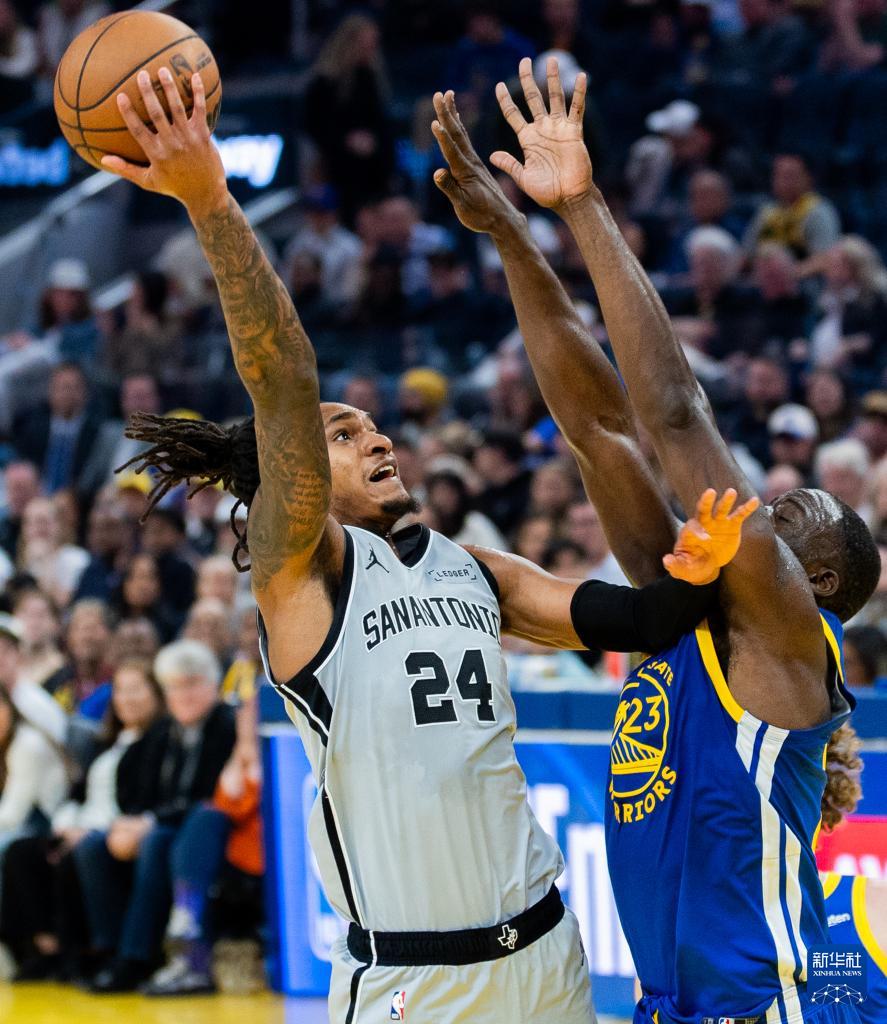 篮球——NBA常规赛：勇士不敌马刺