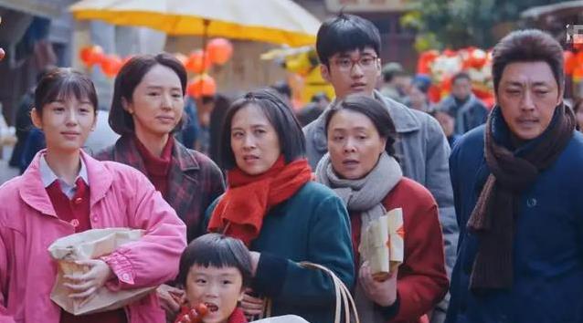 女演员长相多重要？把29岁章若楠和29岁林允对比，差距很明显