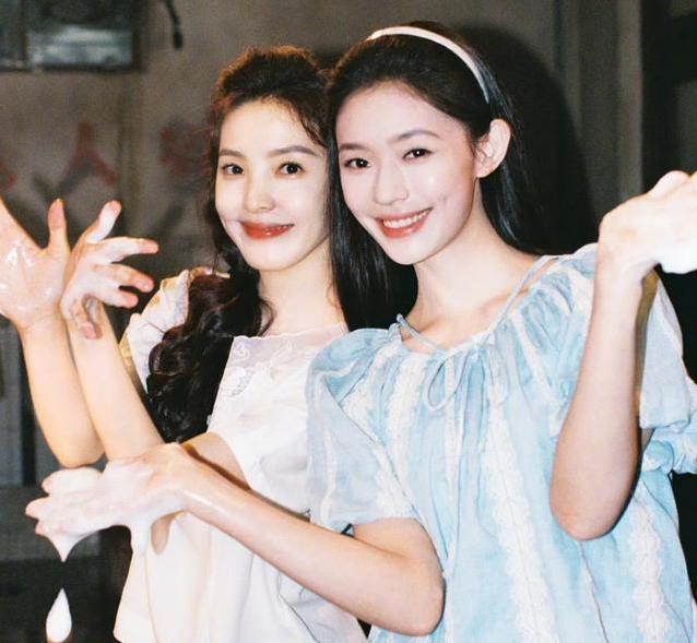 女演员长相多重要？把29岁章若楠和29岁林允对比，差距很明显