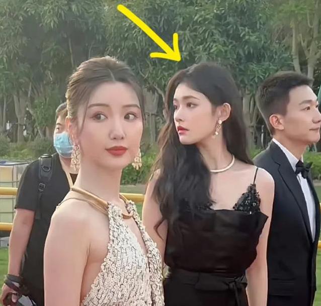 女演员长相多重要？把29岁章若楠和29岁林允对比，差距很明显