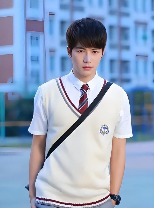 演员陈学冬：11部作品被下架，两年4次手术，今35岁生活无法自理