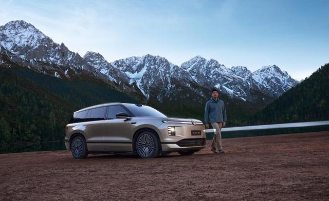 于克制间见奢华，大众ID.ERA 9X内饰藏尽绅士格调