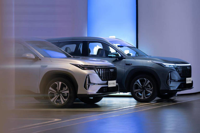 燃油车智能化新突破！第四代博越L小蓝灯版15万内享高阶智驾