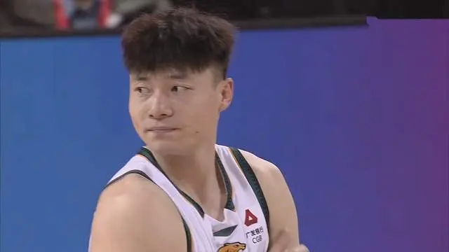 莱迪绝平球2罚不中，辽宁男篮双加时惜败，鄢手骐0分赵继伟手软了