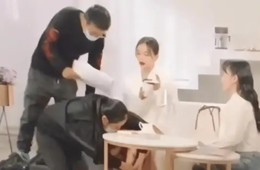 风流成性？这一次，再多的名利都救不了40岁的“海王”孙骁骁