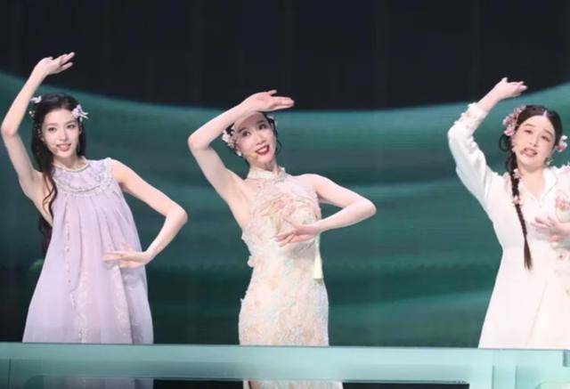 浪姐7最尴尬的姐姐，假唱、说话装嗲，网友：赶紧淘汰以后别来了