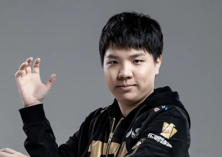 AJ透露已经脱身，彻底解决和RNG的合同问题，7年积蓄全赔了