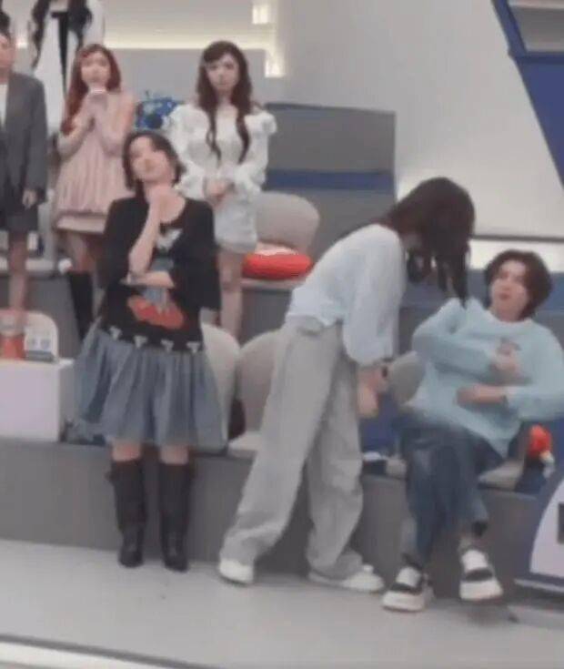 �˶�Ա���ܲ��˲���ƽ����СȽ������������˦��������ȫ�������ܾ����