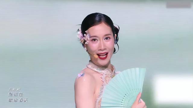 浪姐7最尴尬的姐姐，假唱、说话装嗲，网友：赶紧淘汰以后别来了