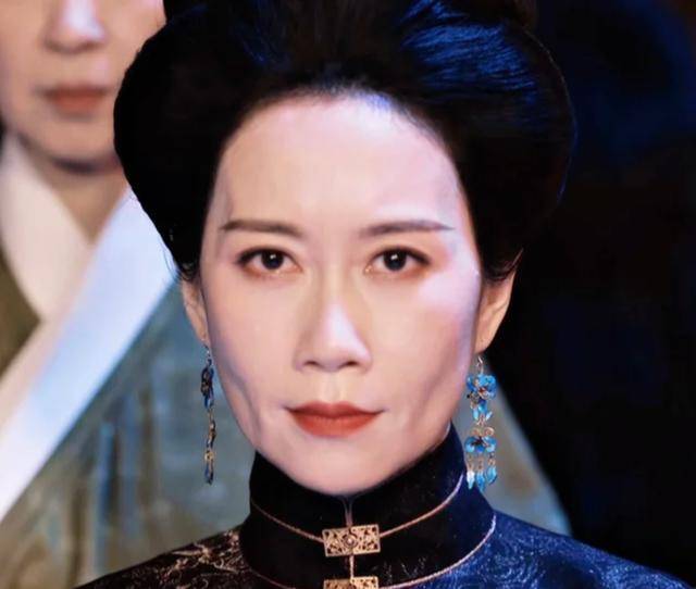  浪姐7最尴尬的姐姐，假唱、说话装嗲，网友：赶紧淘汰以后别来了