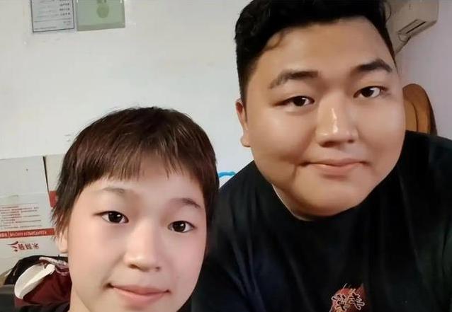 全红婵遭网络围攻后报警 哥哥直播间一句反问让骂人者哑口无言