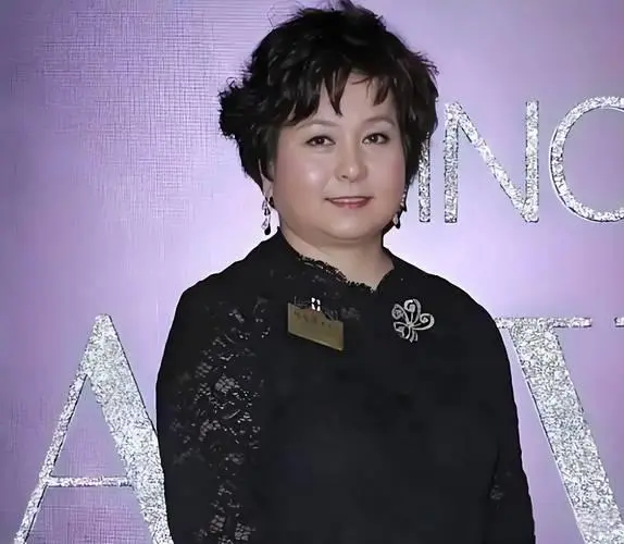 赌王女儿何超蕸去世！终年60岁，一生未婚未育，死因曝光让人惋惜