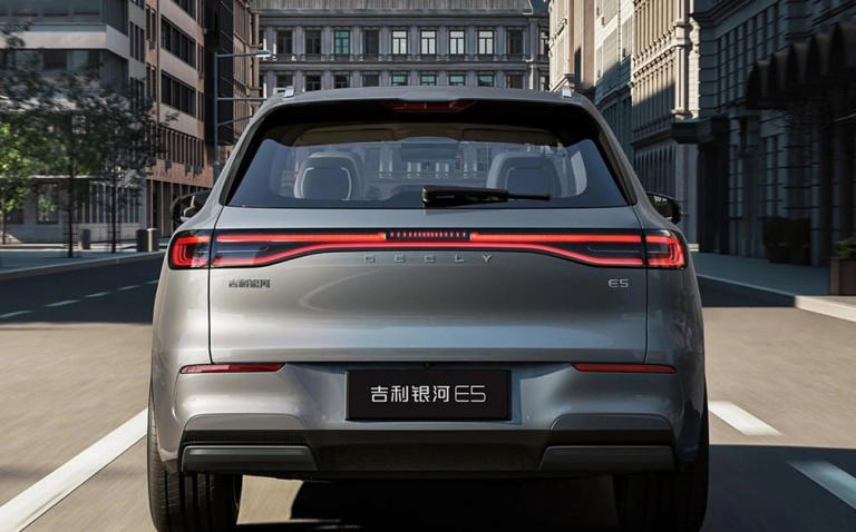 又一价格屠夫！从10.98万降到9万多，终身质保，剑指比亚迪元PLUS