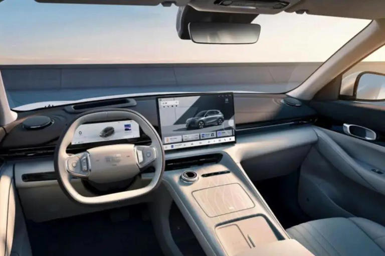 又一价格屠夫！从10.98万降到9万多，终身质保，剑指比亚迪元PLUS